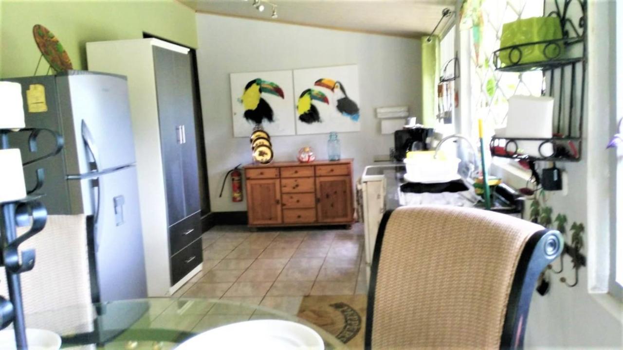Casa Sophia 3 Listings Apartment 1 Or Apartment 2 Separately Or Apt 1 And 2 Together All With Fo Internet Guápiles 외부 사진