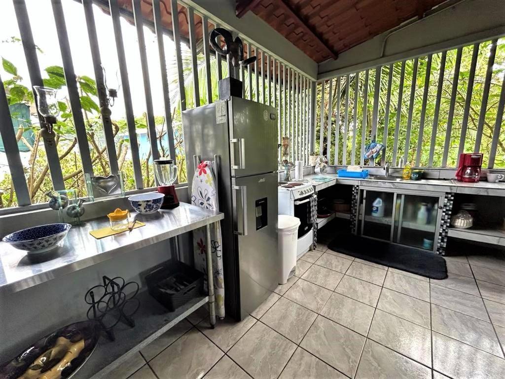 Casa Sophia 3 Listings Apartment 1 Or Apartment 2 Separately Or Apt 1 And 2 Together All With Fo Internet Guápiles 외부 사진