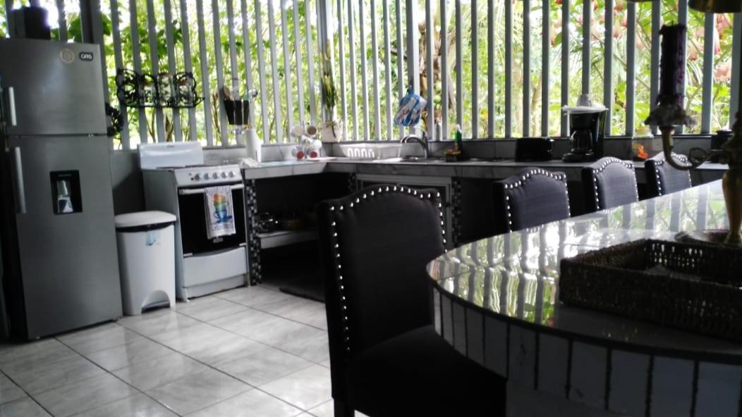 Casa Sophia 3 Listings Apartment 1 Or Apartment 2 Separately Or Apt 1 And 2 Together All With Fo Internet Guápiles 외부 사진