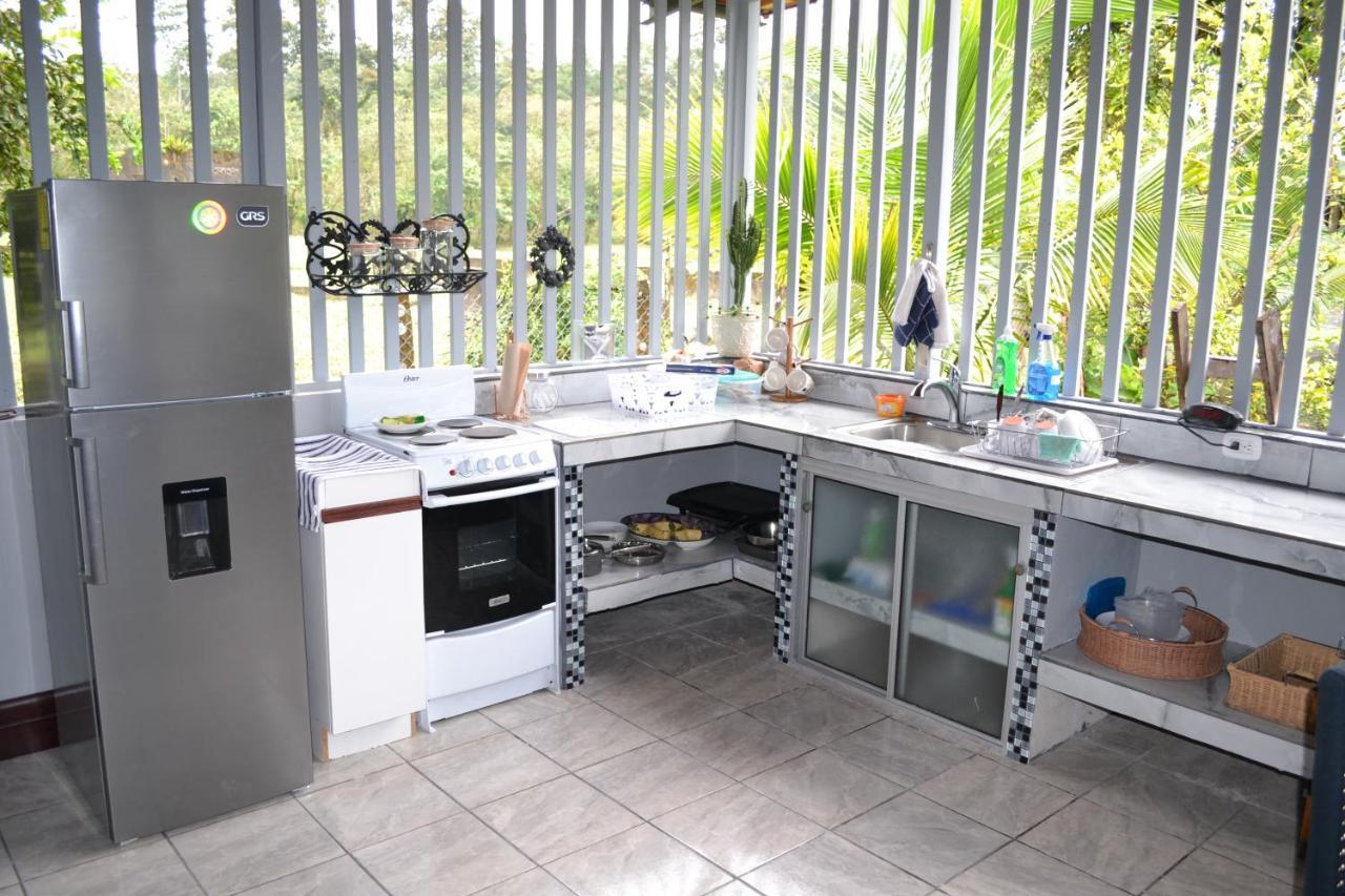 Casa Sophia 3 Listings Apartment 1 Or Apartment 2 Separately Or Apt 1 And 2 Together All With Fo Internet Guápiles 외부 사진